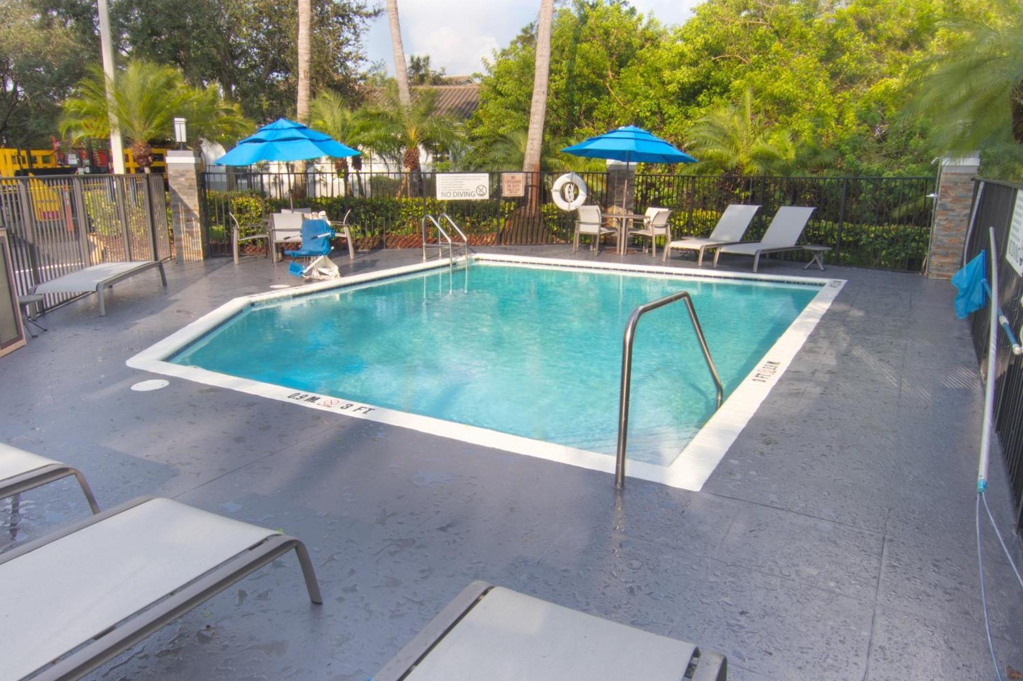Holiday Inn Express And Suites Fort Lauderdale Airport West By Ihg Davie Luaran gambar